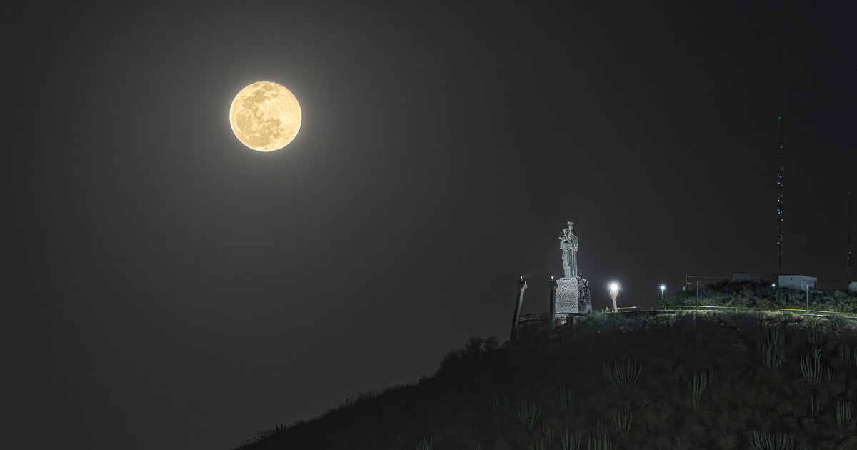 Mi primera luna llena: una noche de técnica y poesía sobre Los Mochis.
